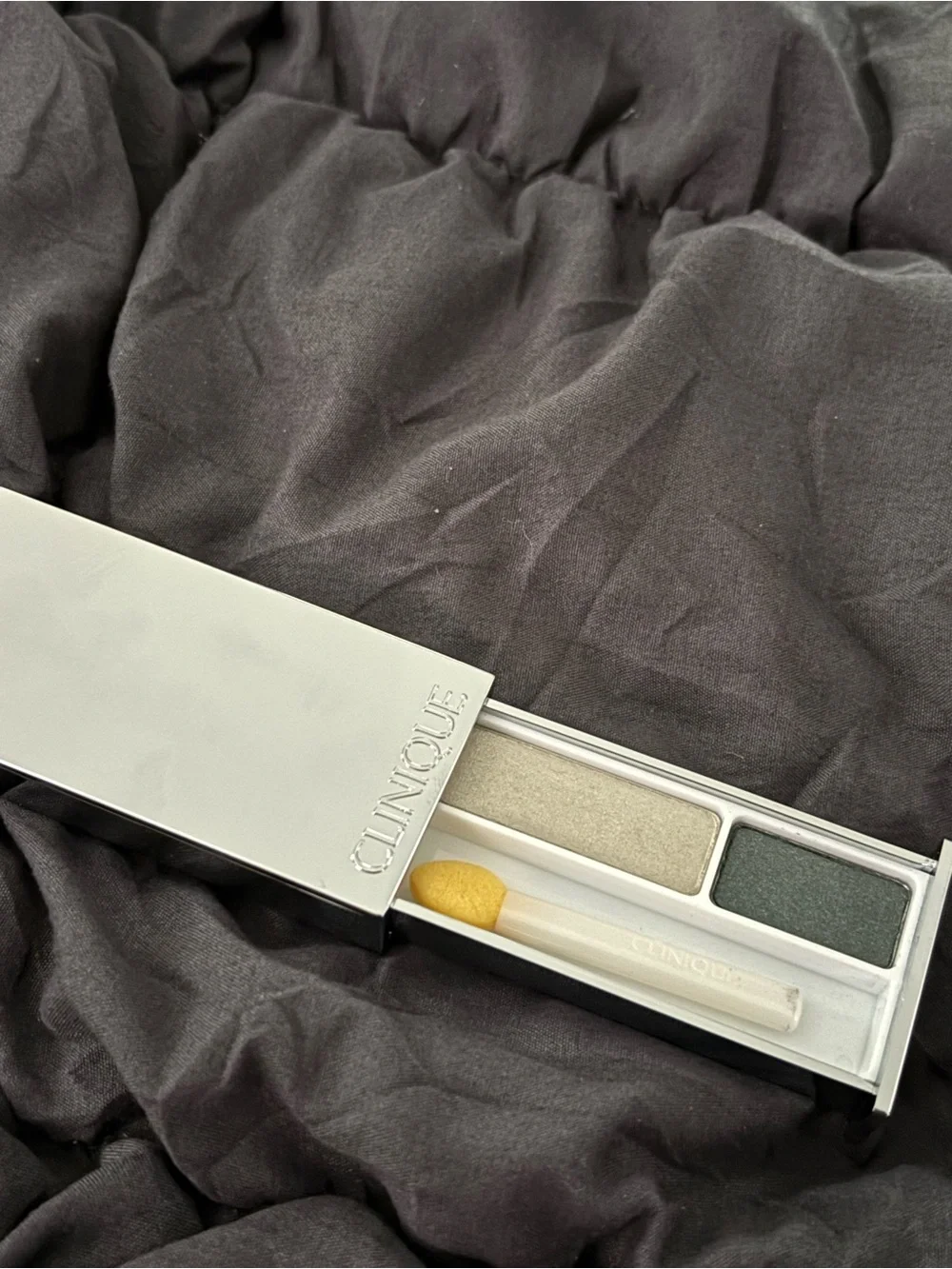 Clinique Eyeshadow Duo in Shimmery Silver and Deep Green - Shade 11 Nightcap